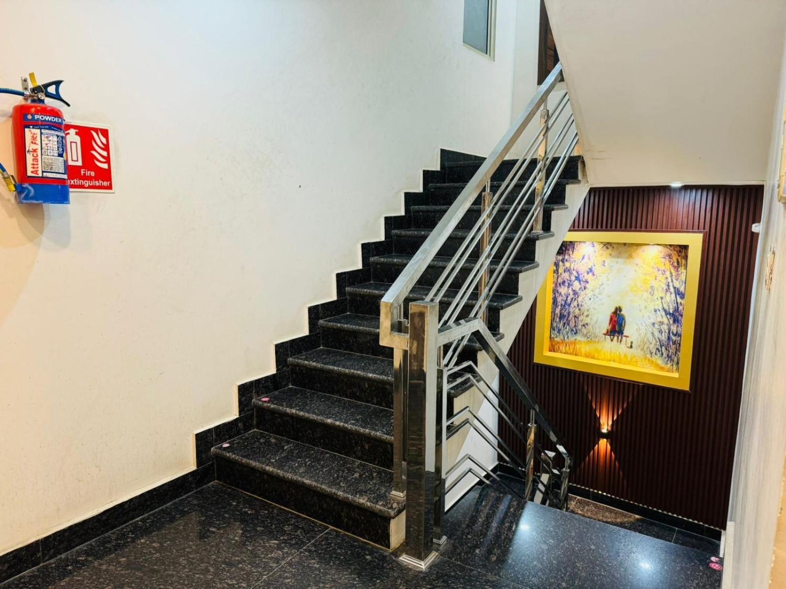 Hotel Pearl Inn Rudrapur Dış mekan fotoğraf