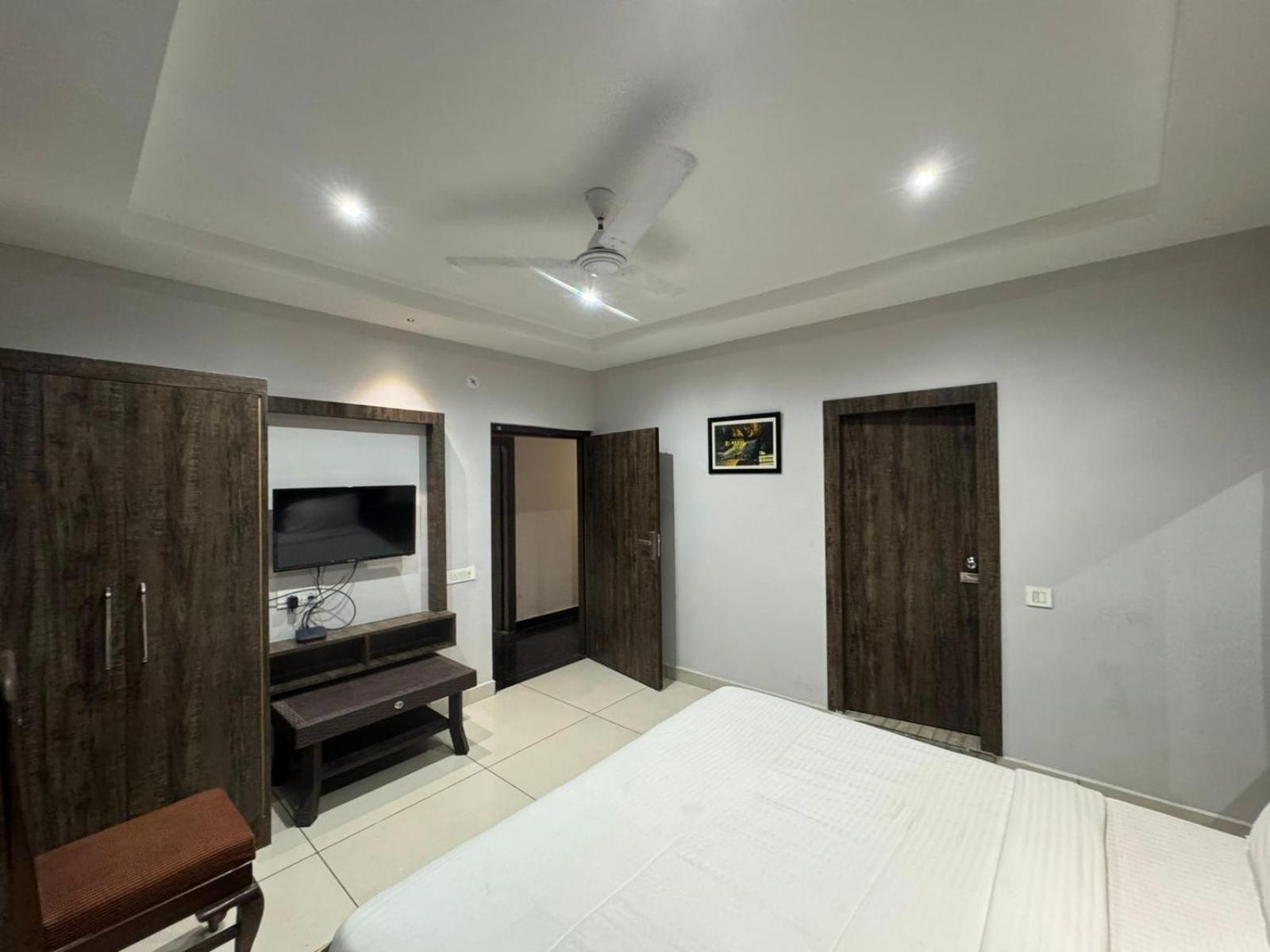 Hotel Pearl Inn Rudrapur Dış mekan fotoğraf