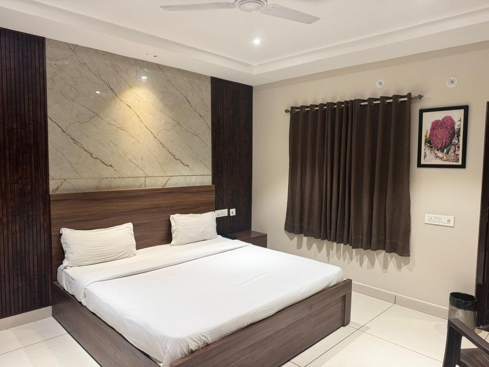 Hotel Pearl Inn Rudrapur Dış mekan fotoğraf