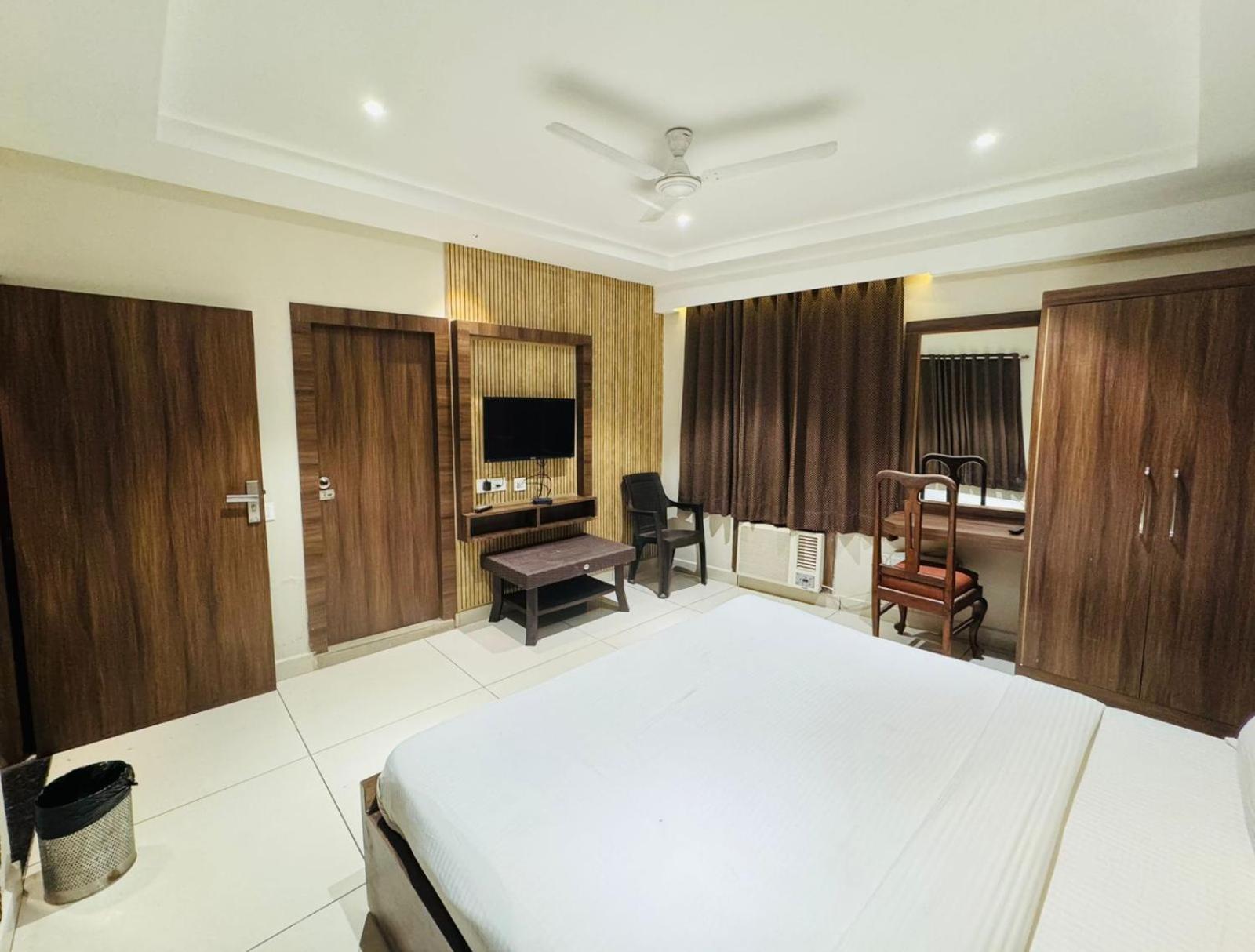 Hotel Pearl Inn Rudrapur Dış mekan fotoğraf